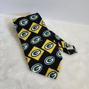 Green Bay Packers WI NFL Football Black Yellow Green White Silk Necktie